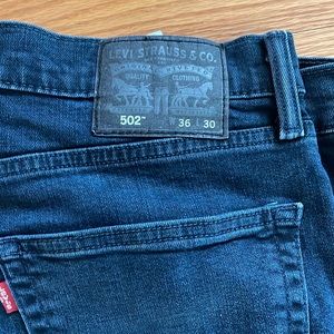 Levi’s 502 jeans